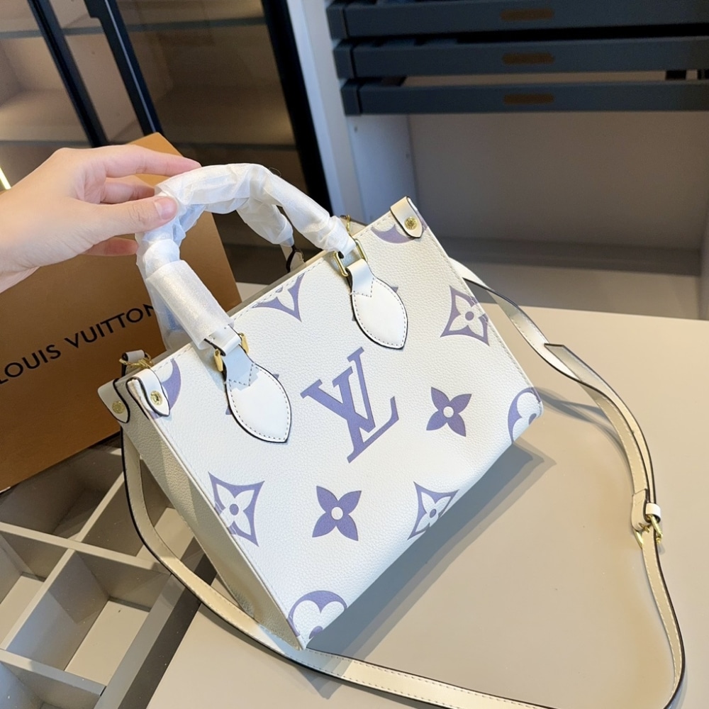 Louis Vuitton Onthego PM Dove White 25Cm - Image 3