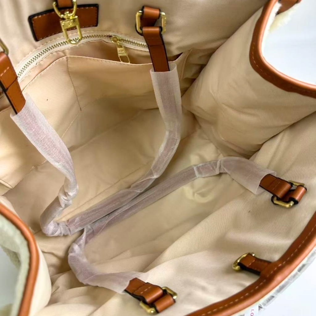 Louis Vuitton Onthego Teddy Monogram Giant Beige Brown 38Cm - Image 2