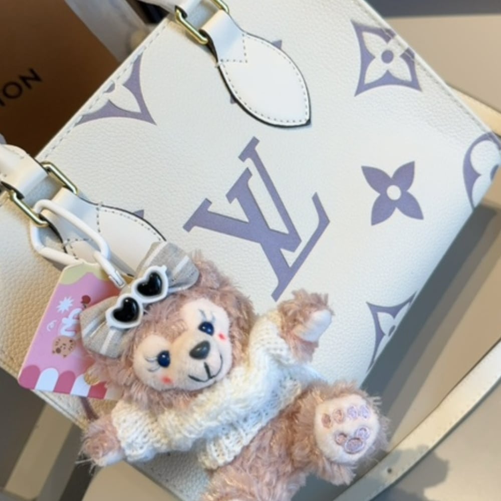 Louis Vuitton Onthego PM Dove White 25Cm - Image 5