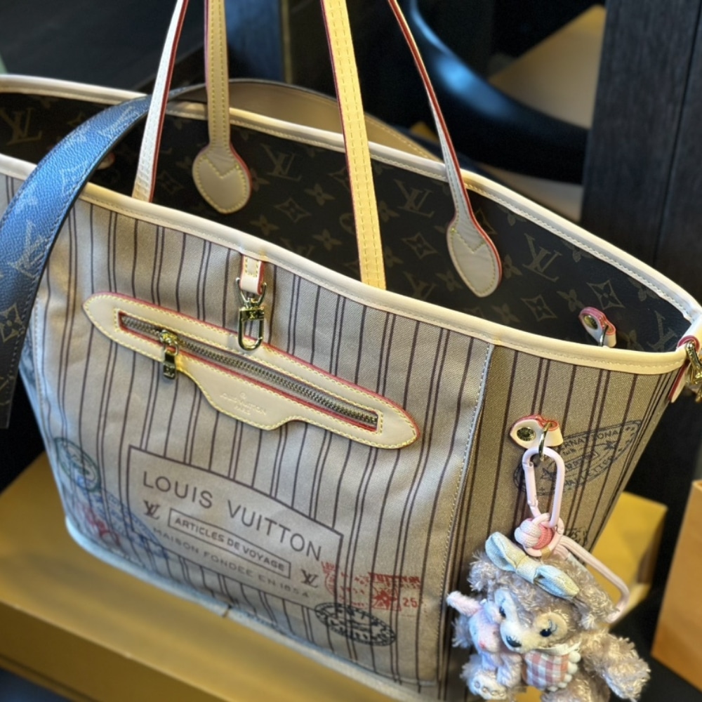 Louis Vuitton Neverfull Bandoulière Inside Out MM Beige 31cm - Image 4