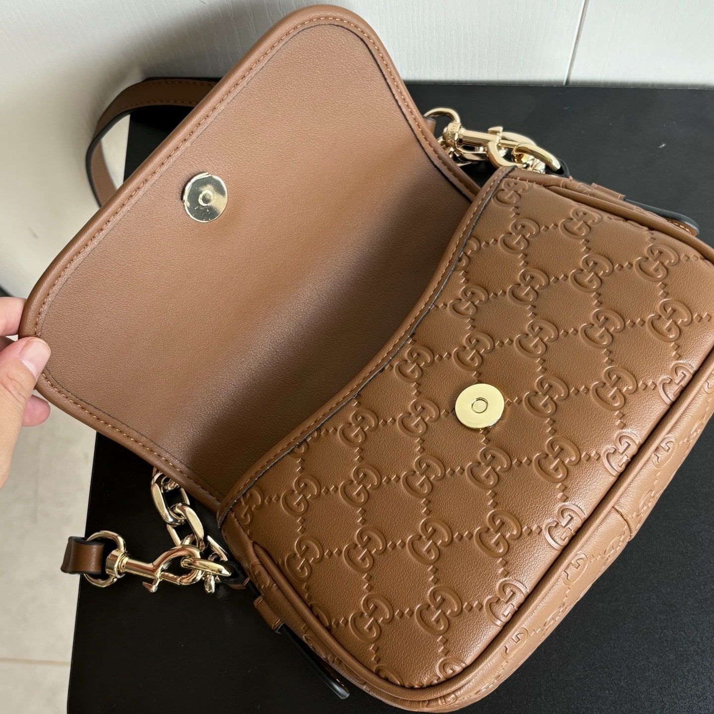 Gucci Gg Emblem Small Shoulder Bag Brown 20Cm - Image 7