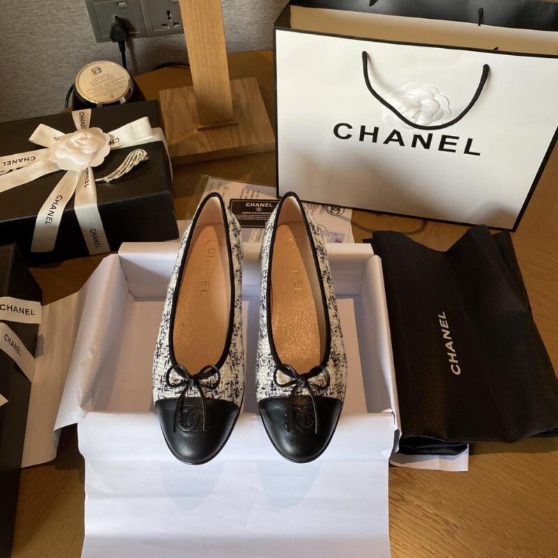Alternative view of Chanel Ballerina Flats Tweed And Patents White Black