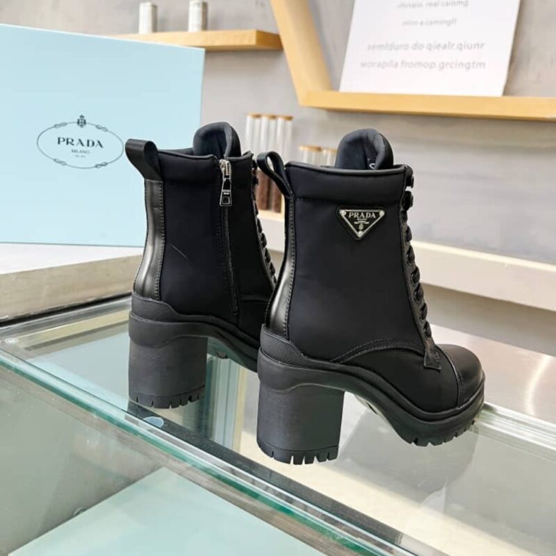 Summer Set: Celine Triomphe Panier In Raffia And Calfskin Tan And Sunglasses Metal Ovale Gold