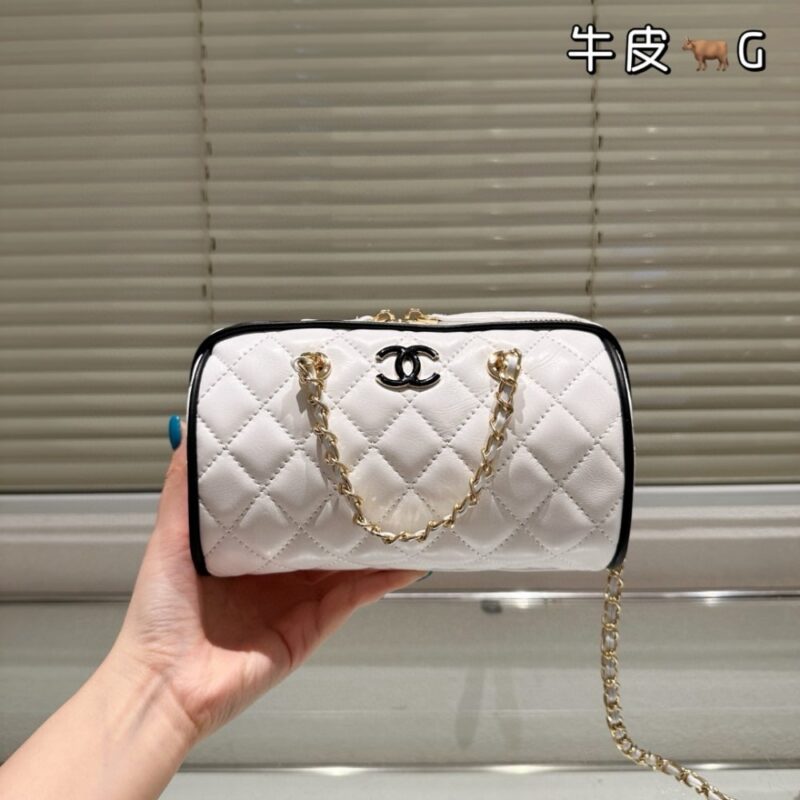 Alternative view of Chanel Clutch With Chain White And Black 18Cm Ap4515 B19460 Nafjq