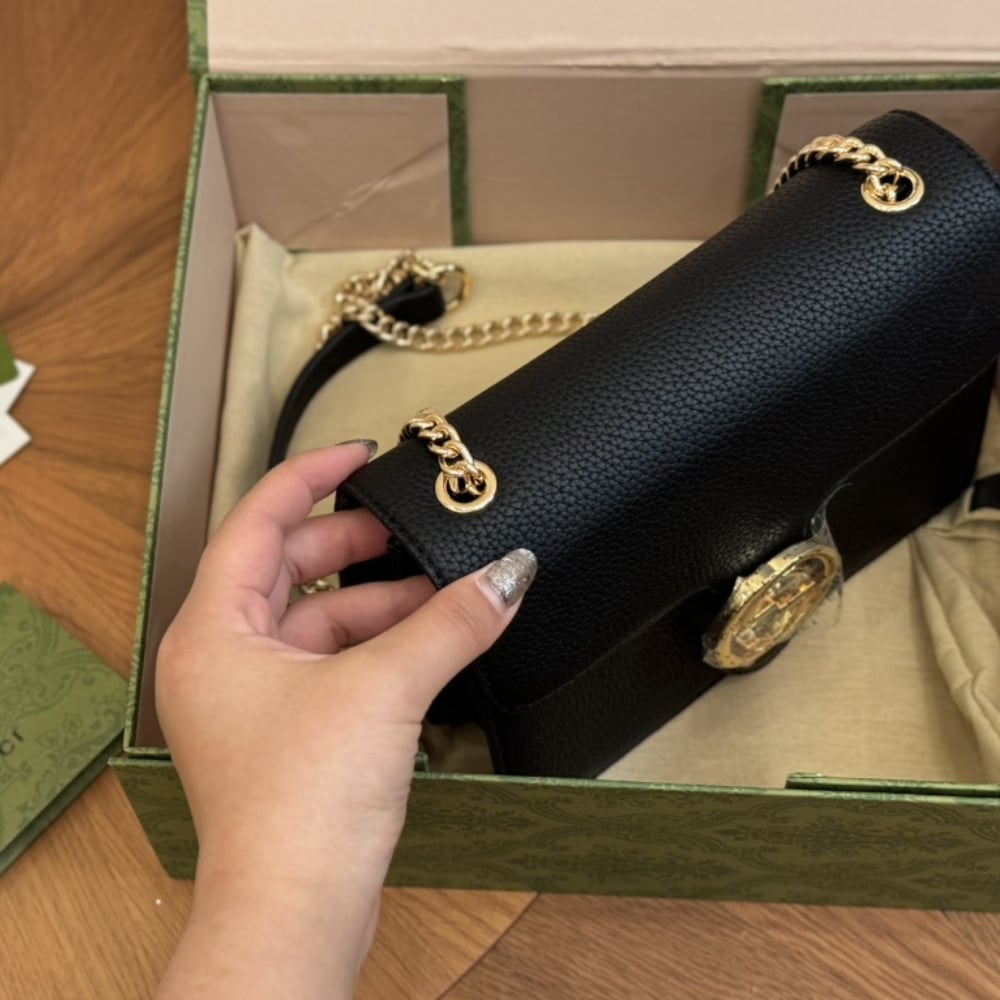 Gucci Interlocking Leather Chain Crossbody Bag Black 20Cm - Image 4