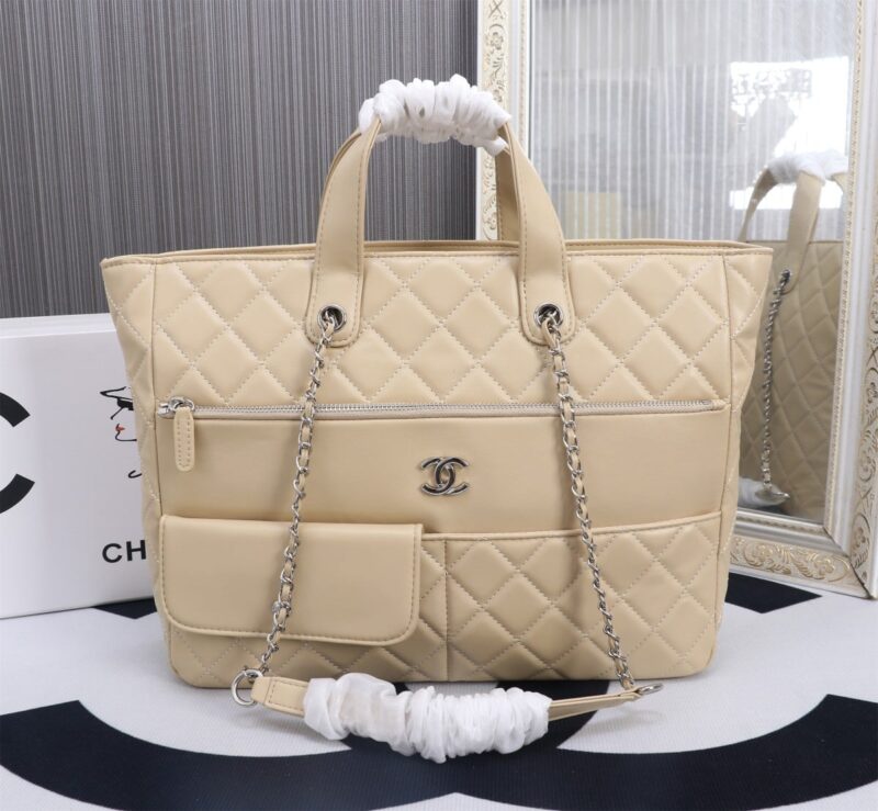 Alternative view of Chanel 20C Ultra Pocket Tote Bag Quilted Beige Leather 37Cm