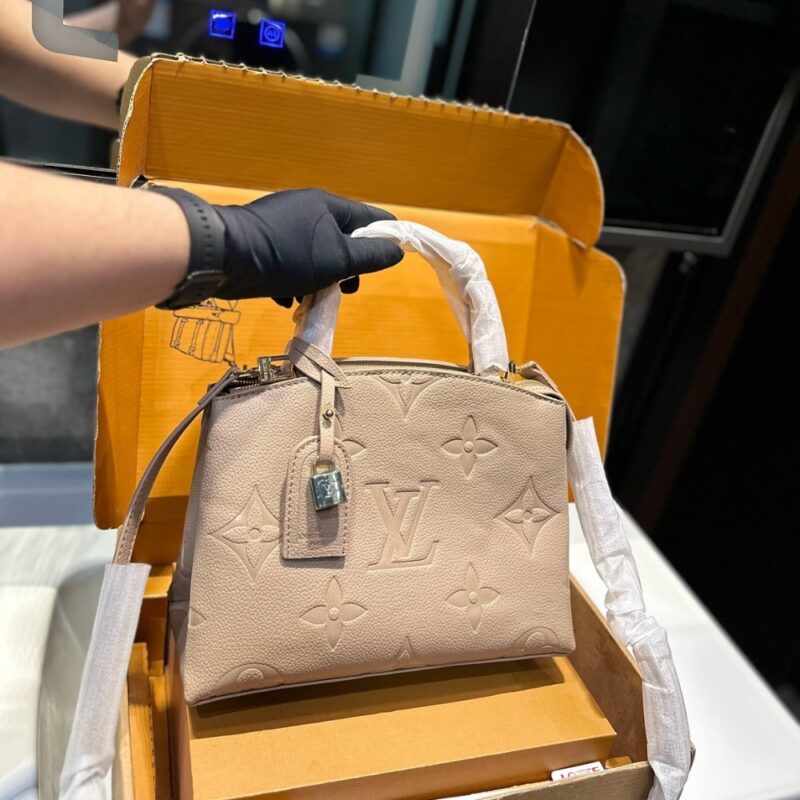 Alternative view of Louis Vuitton Grand Palais Bag Tourterelle Gray 35Cm M45833