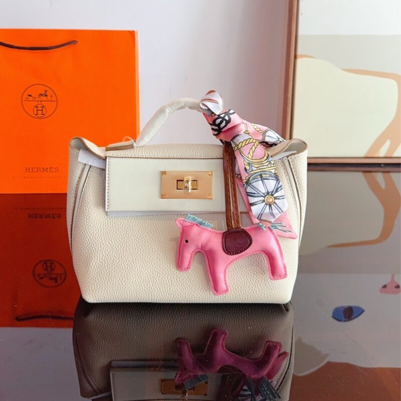 Alternative view of Hermès Kelly 24/24 Gold Hardware Evercolor Blanc 21Cm