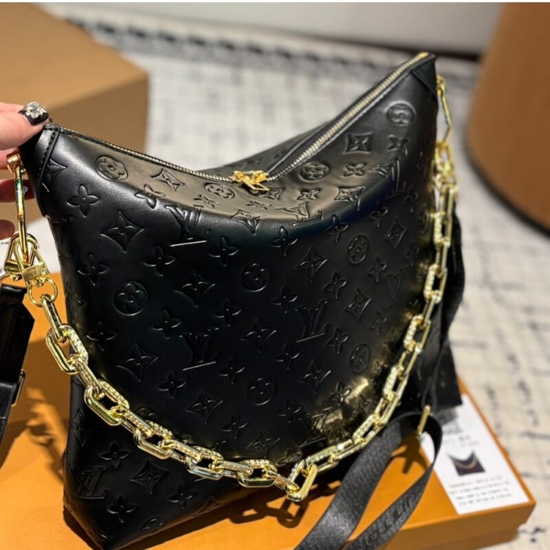 Alternative view of Louis Vuitton Coussin Hobo MM Black 30Cm M12068