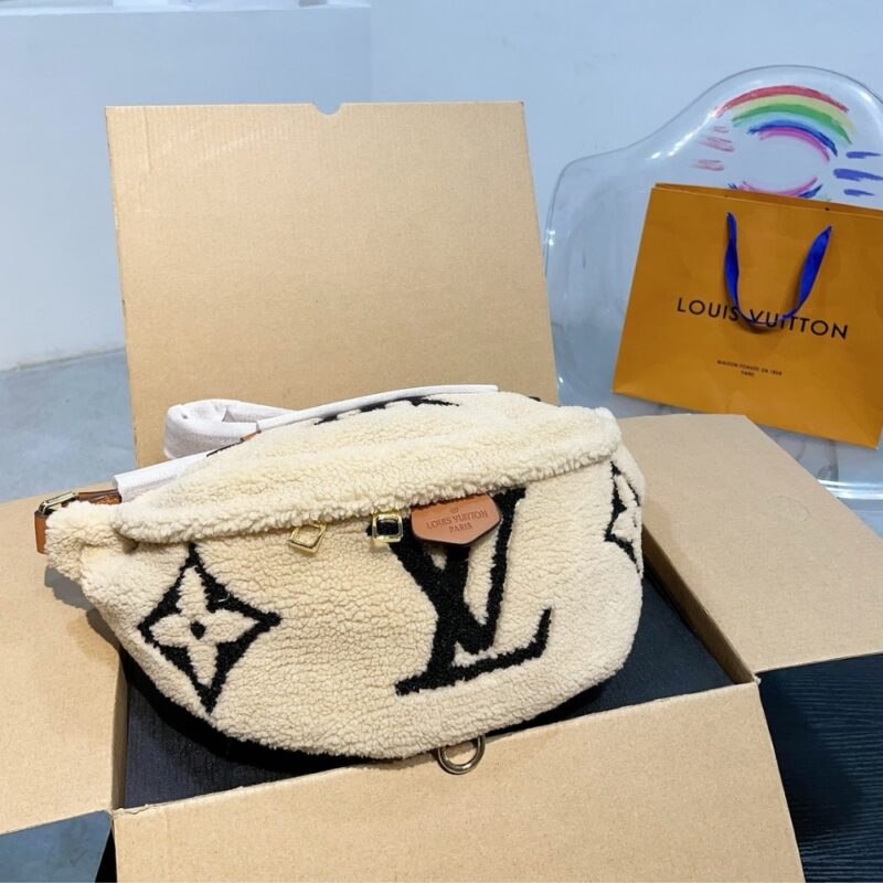 Alternative view of LOUIS VUITTON LV SKI BUMBAG SHEARLING IN CREAM 31CM M23715