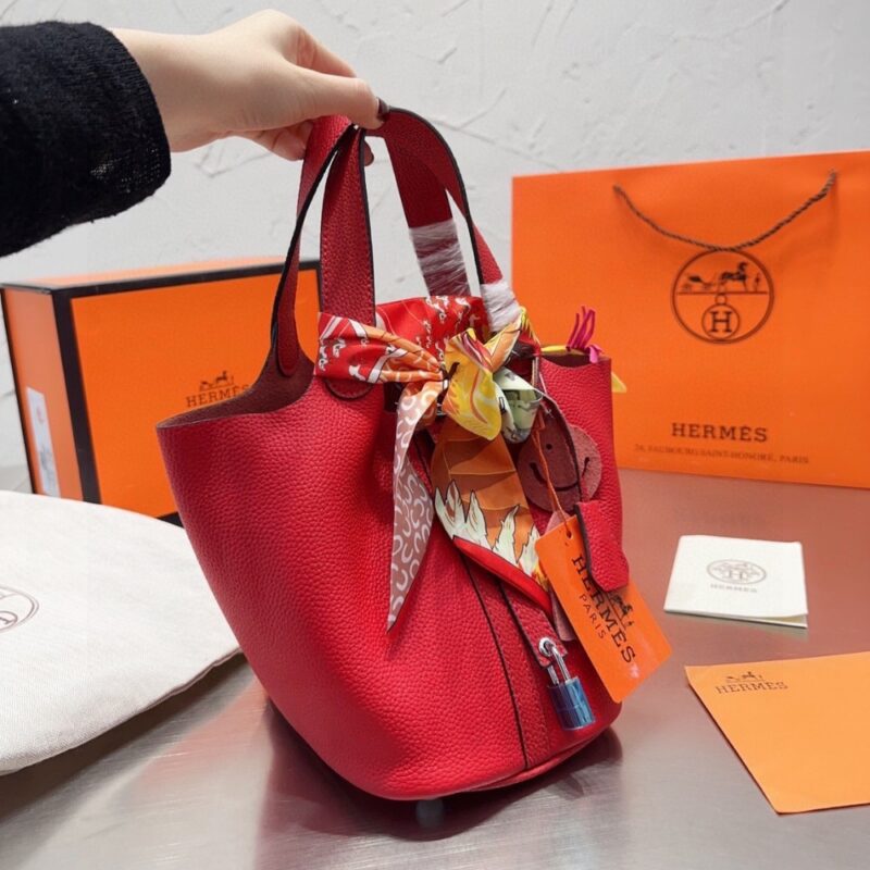 Alternative view of Hermes Picotin Lock 18 Bag Red With Silver 18Cm