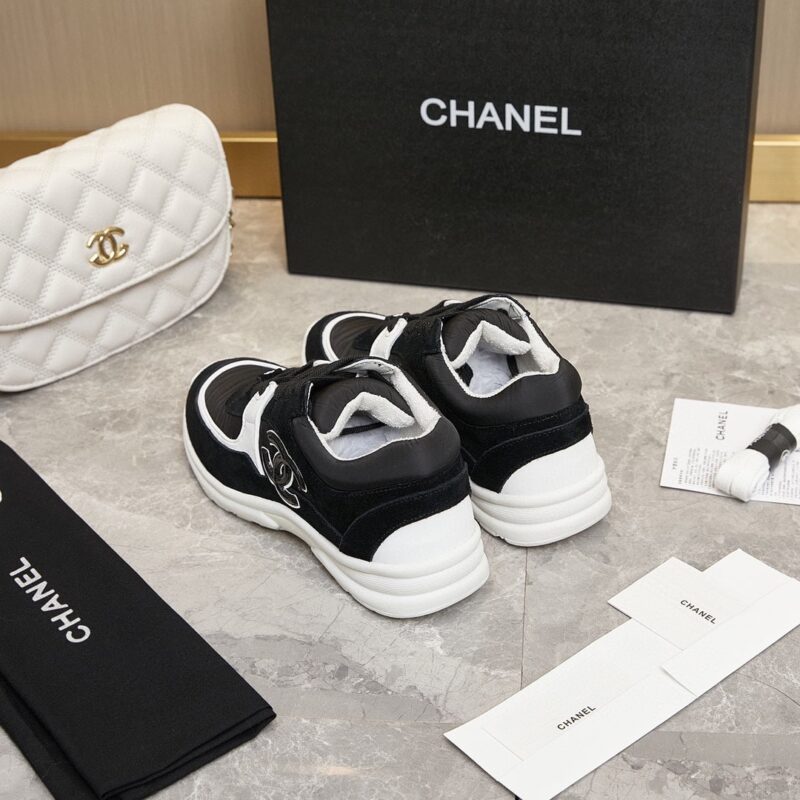 Alternative view of Chanel Cc Suede White Black