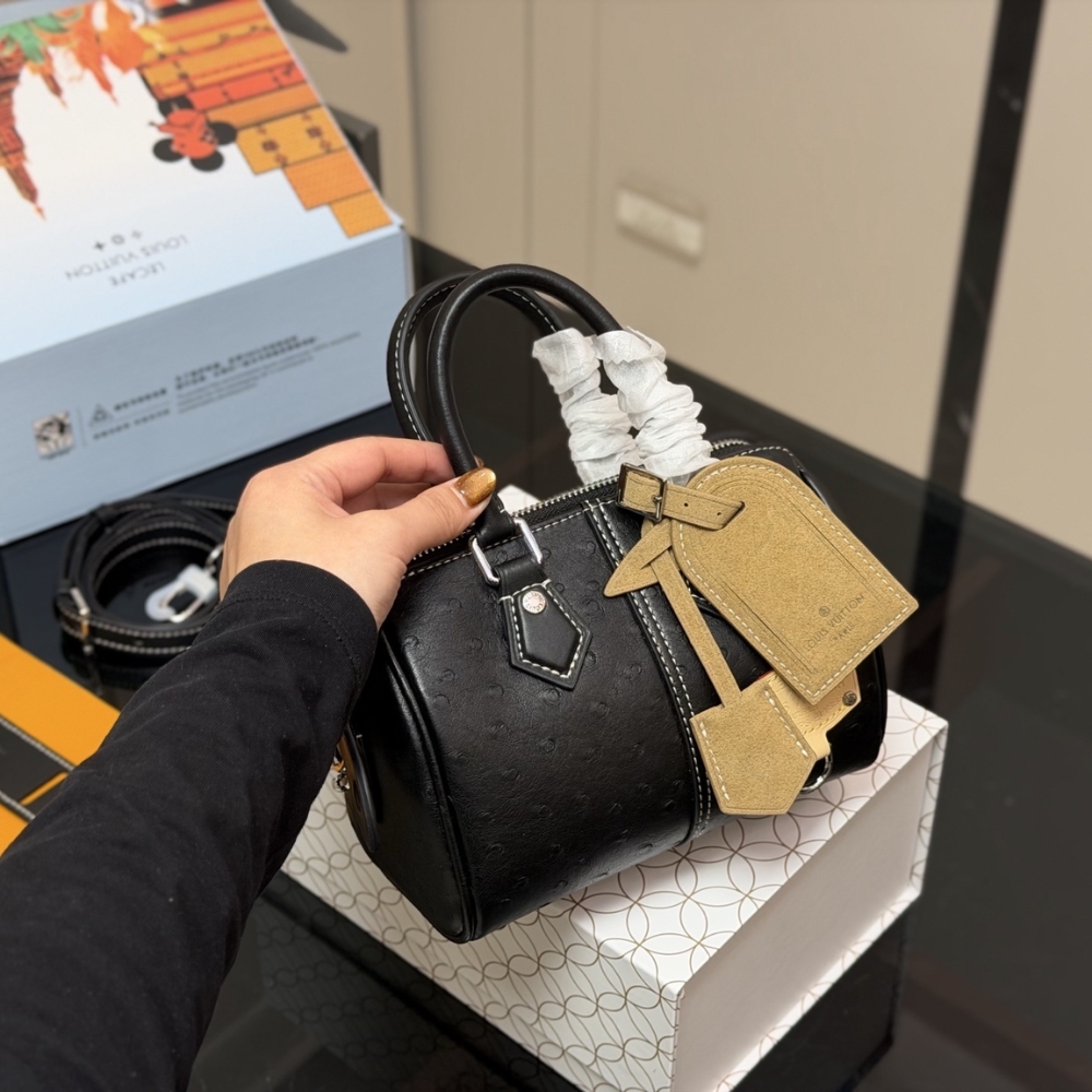 Louis Vuitton Speedy 18 Bandoulière Black 18Cm - Image 3