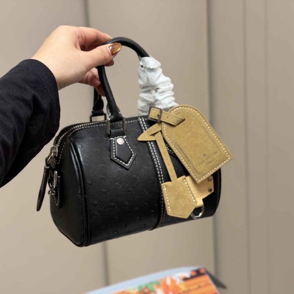 Louis Vuitton Speedy 18 Bandoulière Black 18Cm - Image 4