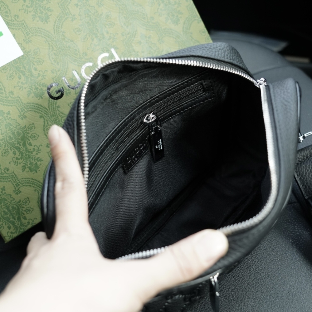Gucci Gg Emblem Small Crossbody Bag Black 27Cm 850242 Aafom 1053 - Image 8
