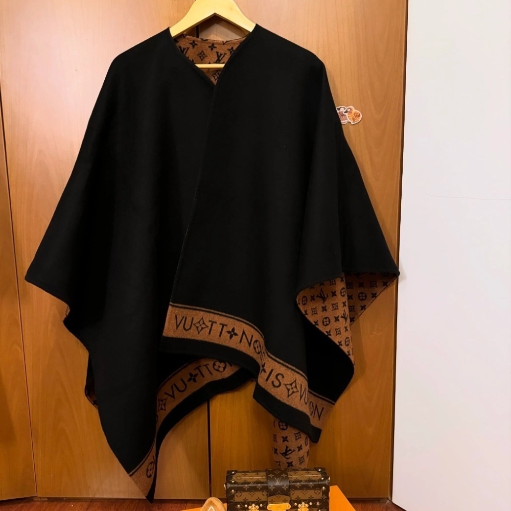 Louis Vuitton Monogram Infinity Cape Brown M92824 - Image 3