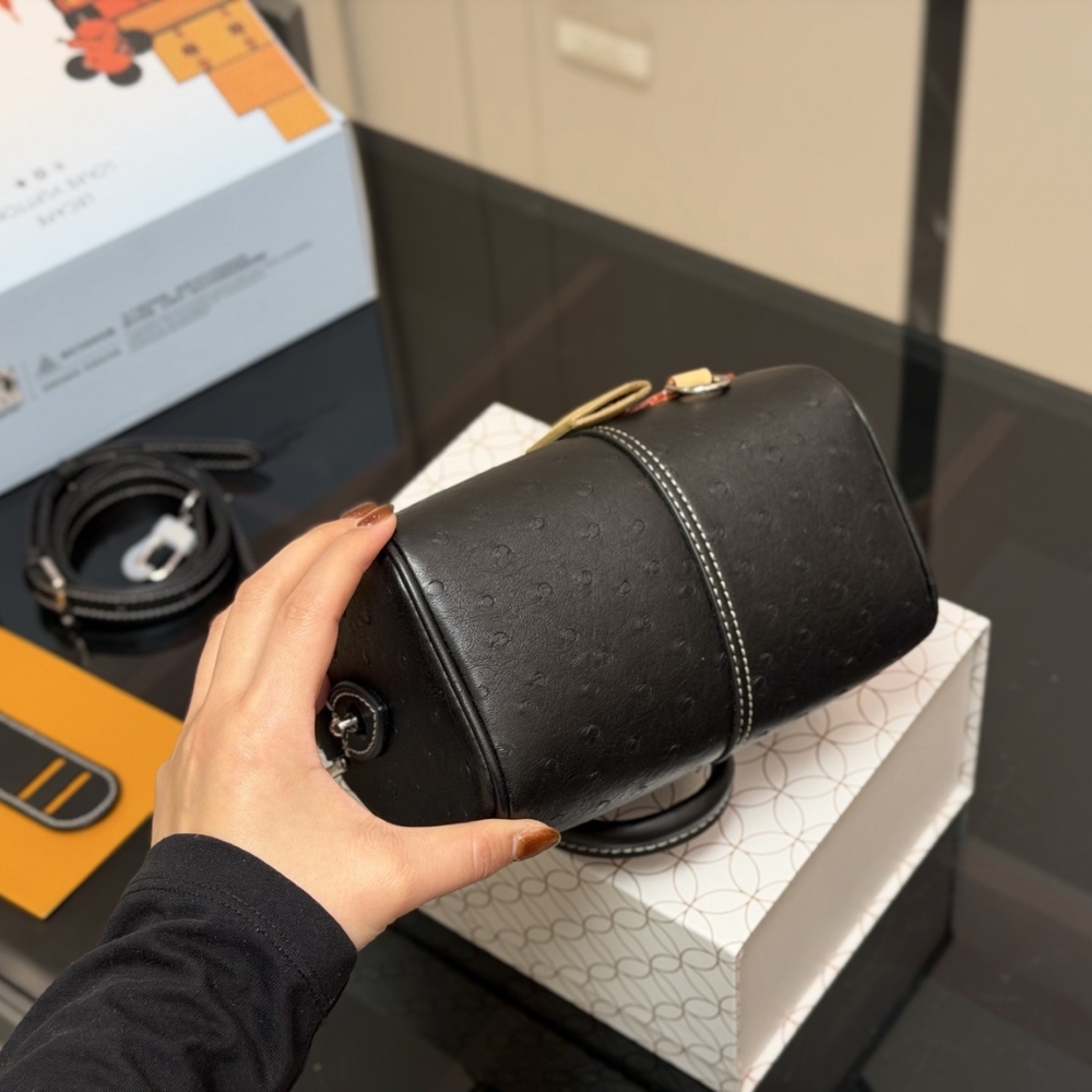 Louis Vuitton Speedy 18 Bandoulière Black 18Cm - Image 10