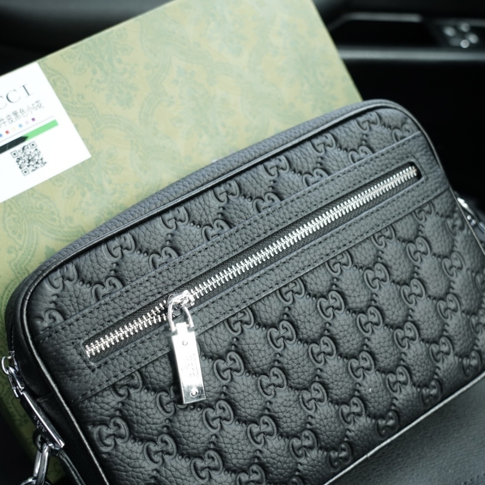 Gucci Gg Emblem Small Crossbody Bag Black 27Cm 850242 Aafom 1053 - Image 3
