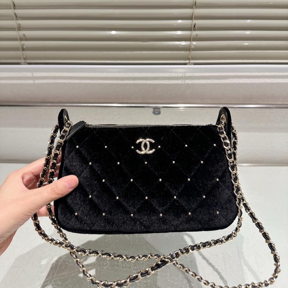 Chanel Velvet Crystal Quilted Chain Hobo Bag In Black 22Cm AP4861 B17652 93405 - Image 2