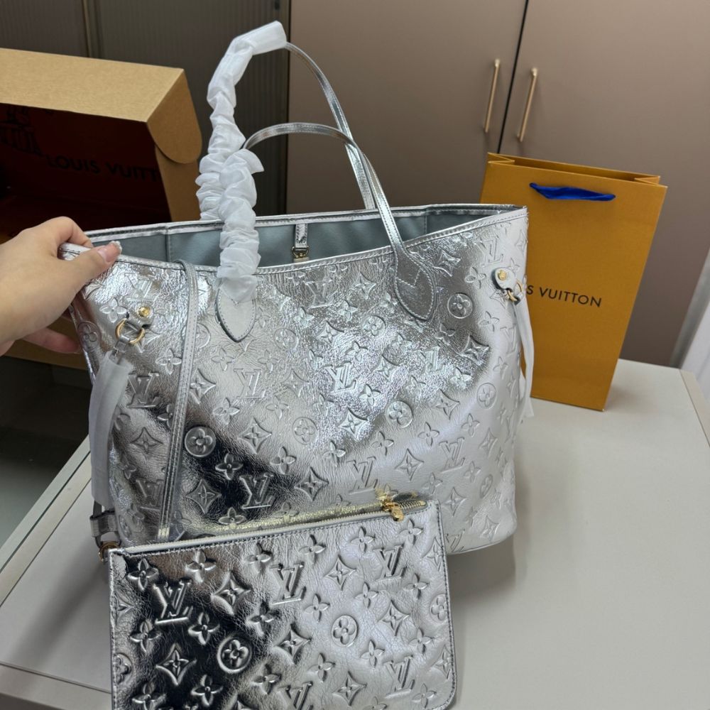 Louis Vuitton Neverfull MM Silver 32Cm - Image 3