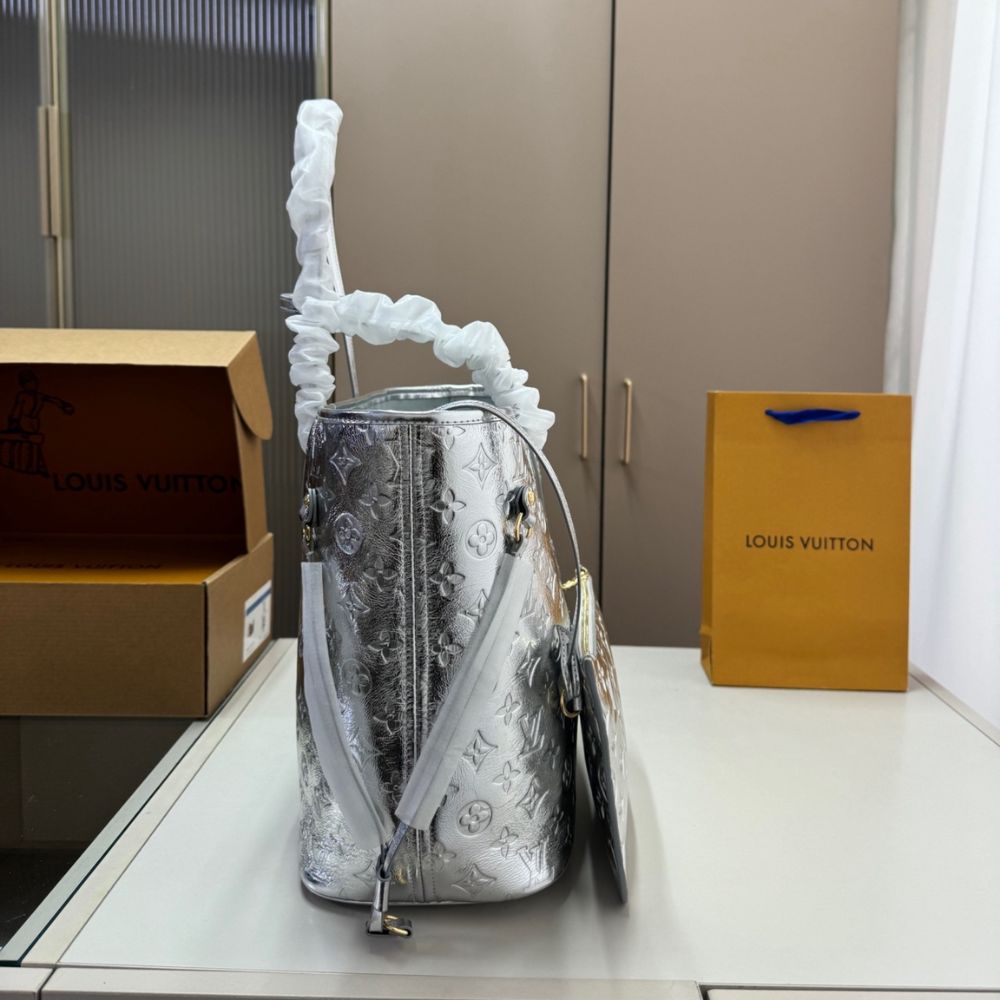 Louis Vuitton Neverfull MM Silver 32Cm - Image 6