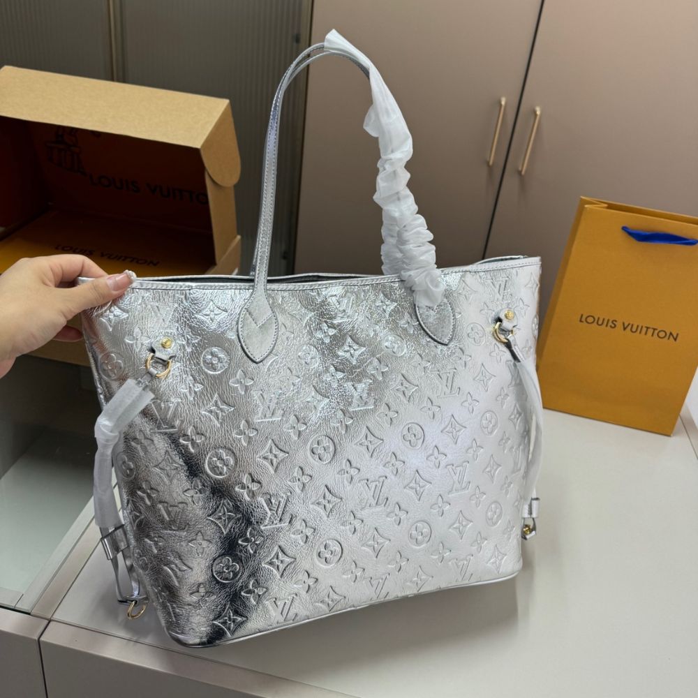 Louis Vuitton Neverfull MM Silver 32Cm - Image 4