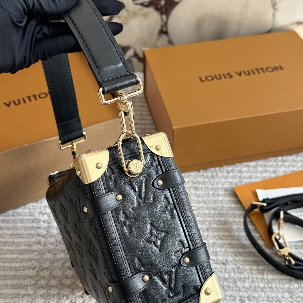Louis Vuitton MM Side Trunk Bag Gold Metal Black 23Cm - Image 4