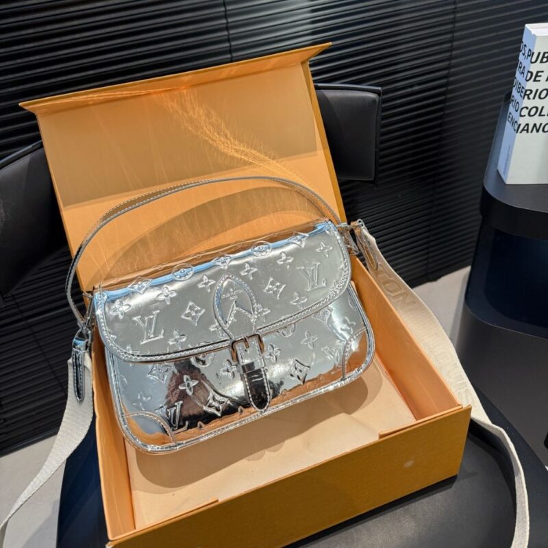 Alternative view of Louis Vuitton Diane Monogram Silver 25Cm