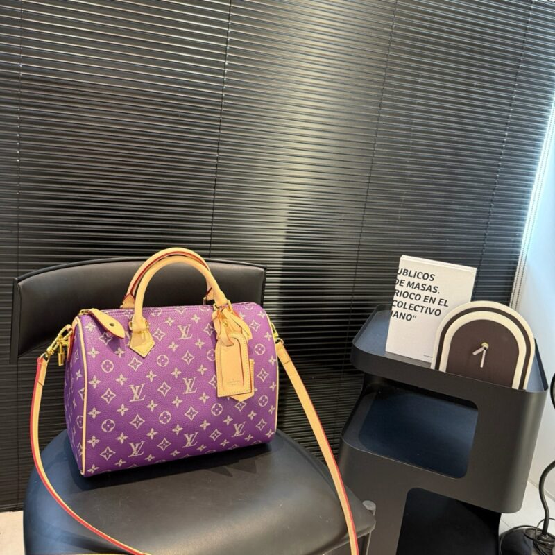 Alternative view of Louis Vuitton Speedy P9 Bandoulière 30 Purple 32Cm
