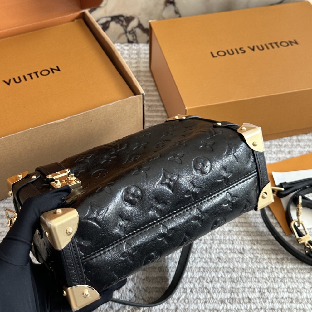 Louis Vuitton MM Side Trunk Bag Gold Metal Black 23Cm - Image 5