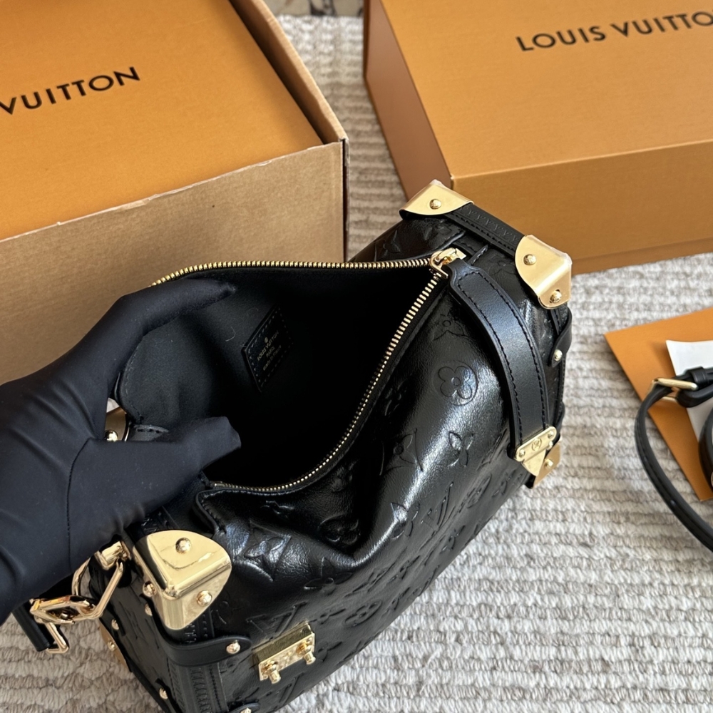 Louis Vuitton MM Side Trunk Bag Gold Metal Black 23Cm - Image 6