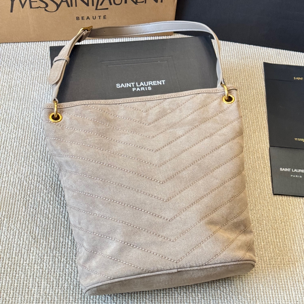 Saint Laurent Niki Supple Bucket In Suede Gray 38Cm - Image 8