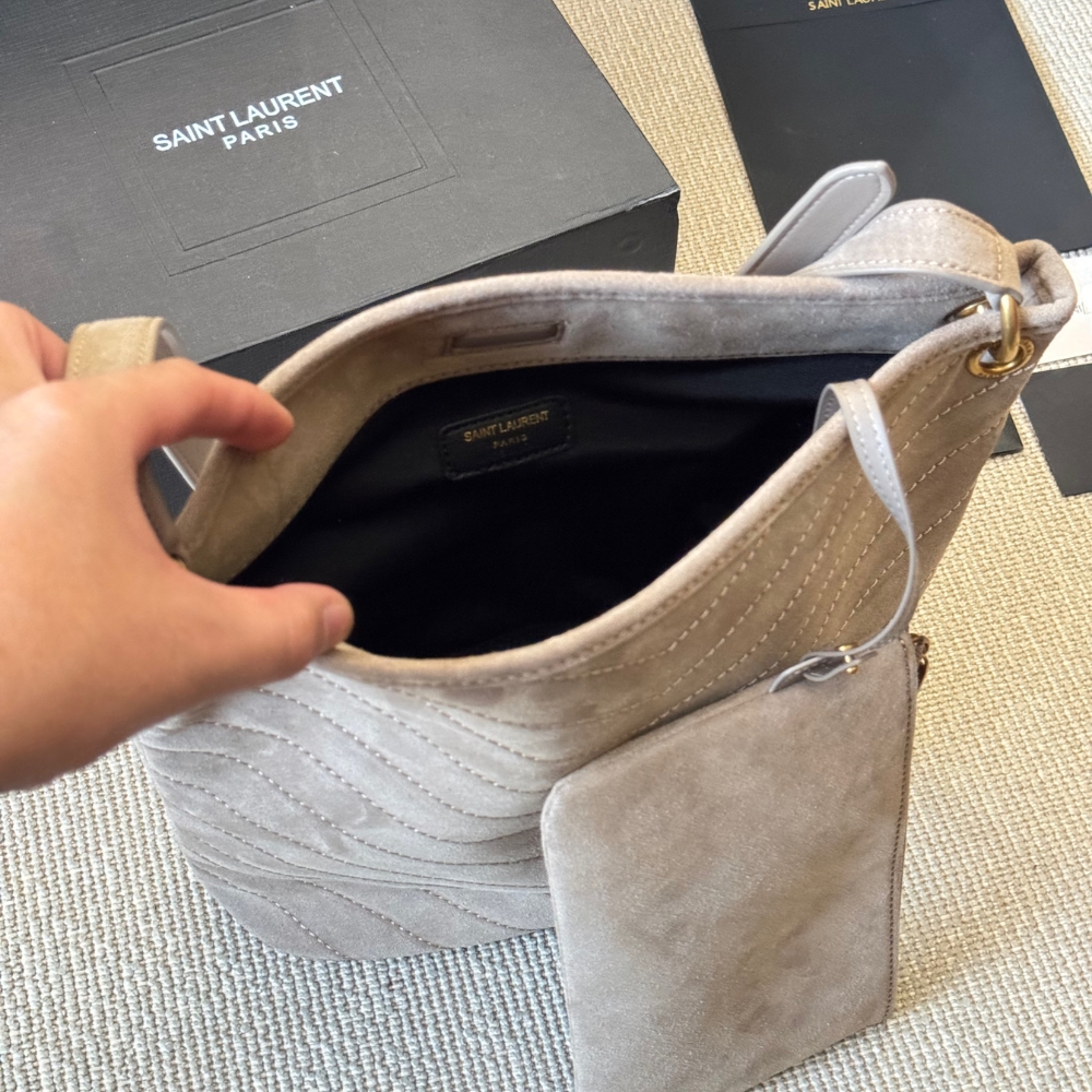 Saint Laurent Niki Supple Bucket In Suede Gray 38Cm - Image 9