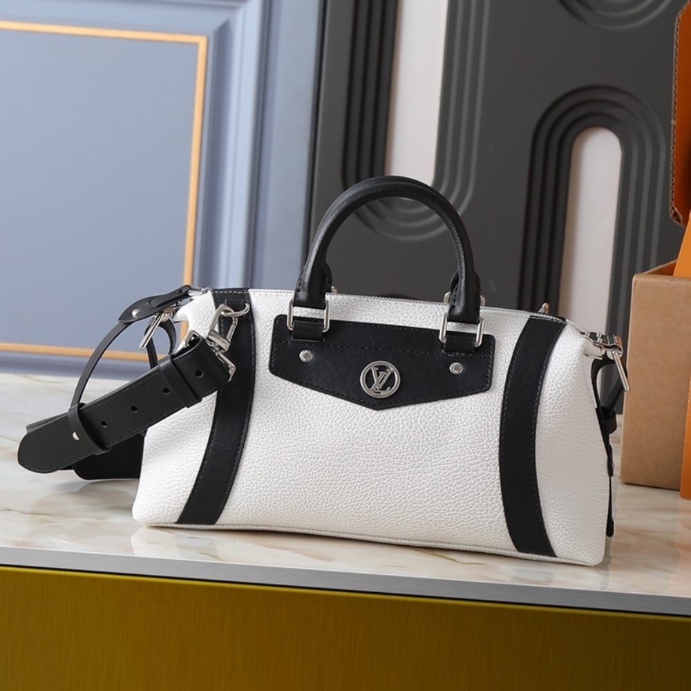 Louis Vuitton Lv Biker PM White 30Cm M25561 - Image 2