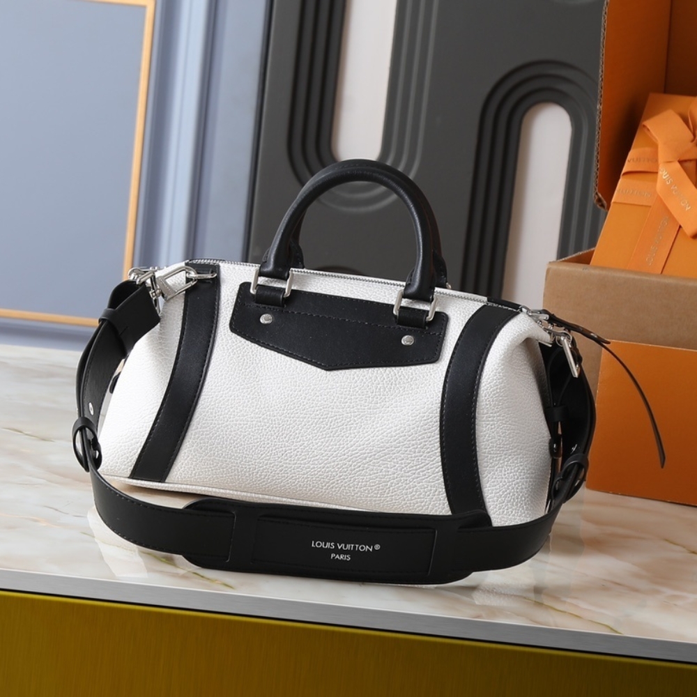 Louis Vuitton Lv Biker PM White 30Cm M25561 - Image 4