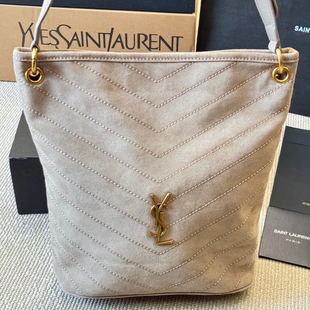 Saint Laurent Niki Supple Bucket In Suede Gray 38Cm - Image 3