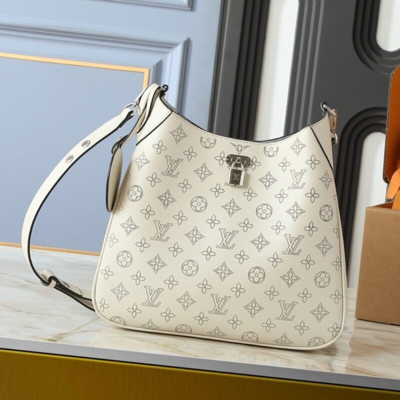 Alternative view of Louis Vuitton All Around MM White 28Cm