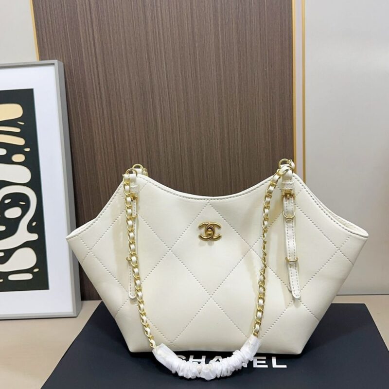 Alternative view of Chanel Shopping Bag Leather And Gold Tone Metal White 21Cm