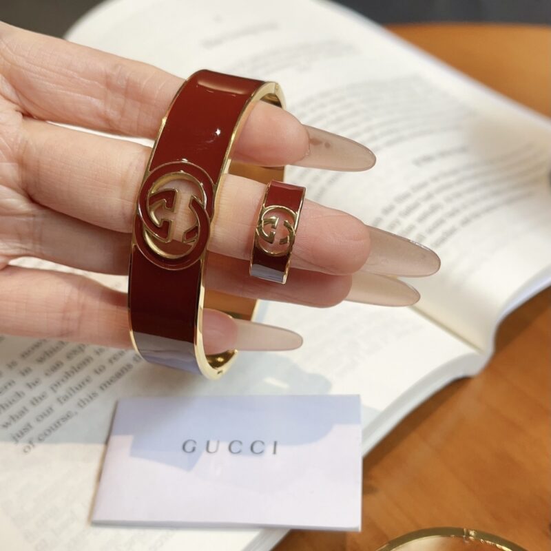 Alternative view of Set Gucci Cuff Bracelet And Ring Interlocking Enamel Red Gold Tone