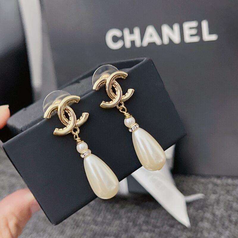 Alternative view of Chanel Cc Pearl Drop Earrings A98327