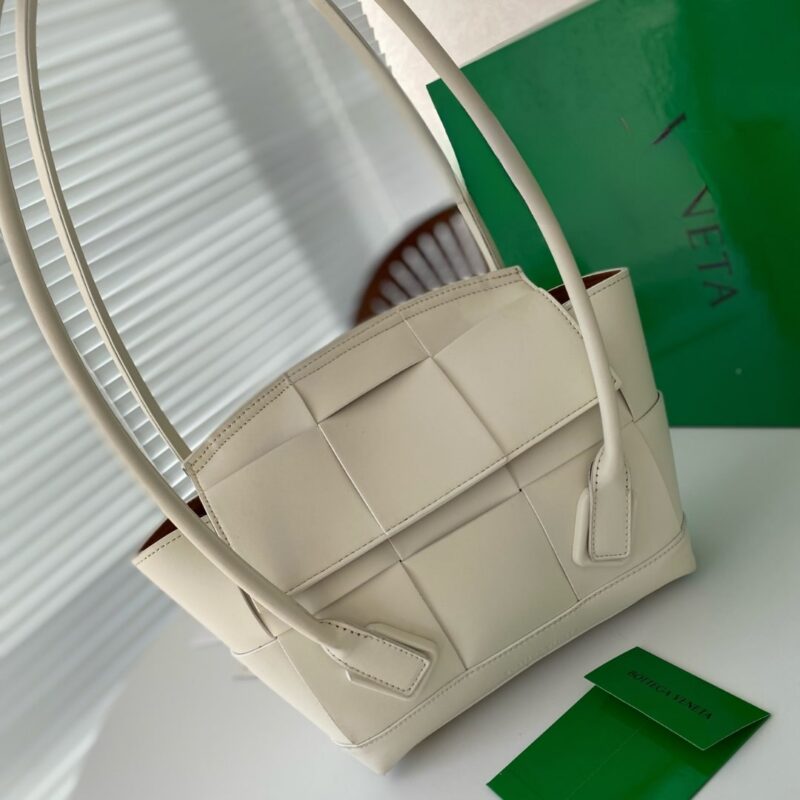 Alternative view of Bottega Veneta Arco Handbag Intrecciato Leather In White 20Cm