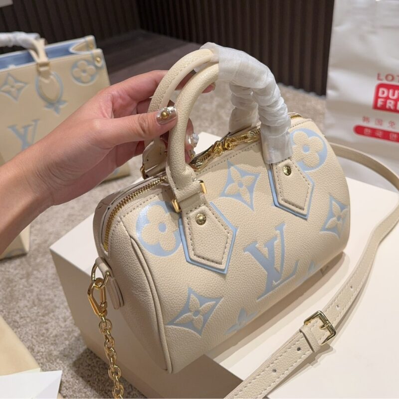 Alternative view of Louis Vuitton Speedy Bandoulière 20 Candy Blue 20Cm M46883