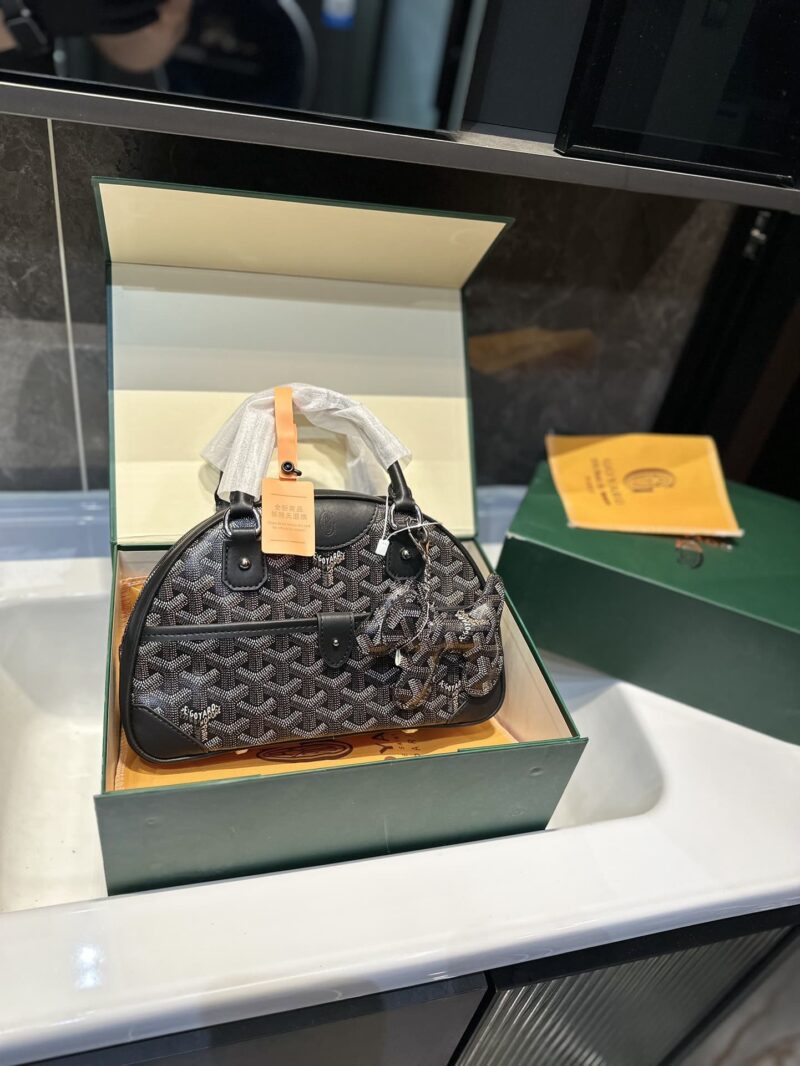 Alternative view of GOYARD SAINT JEANNE PM BLACK 26CM