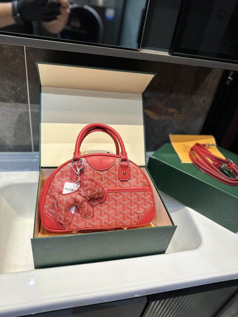 Alternative view of GOYARD SAINT JEANNE PM RED 26CM