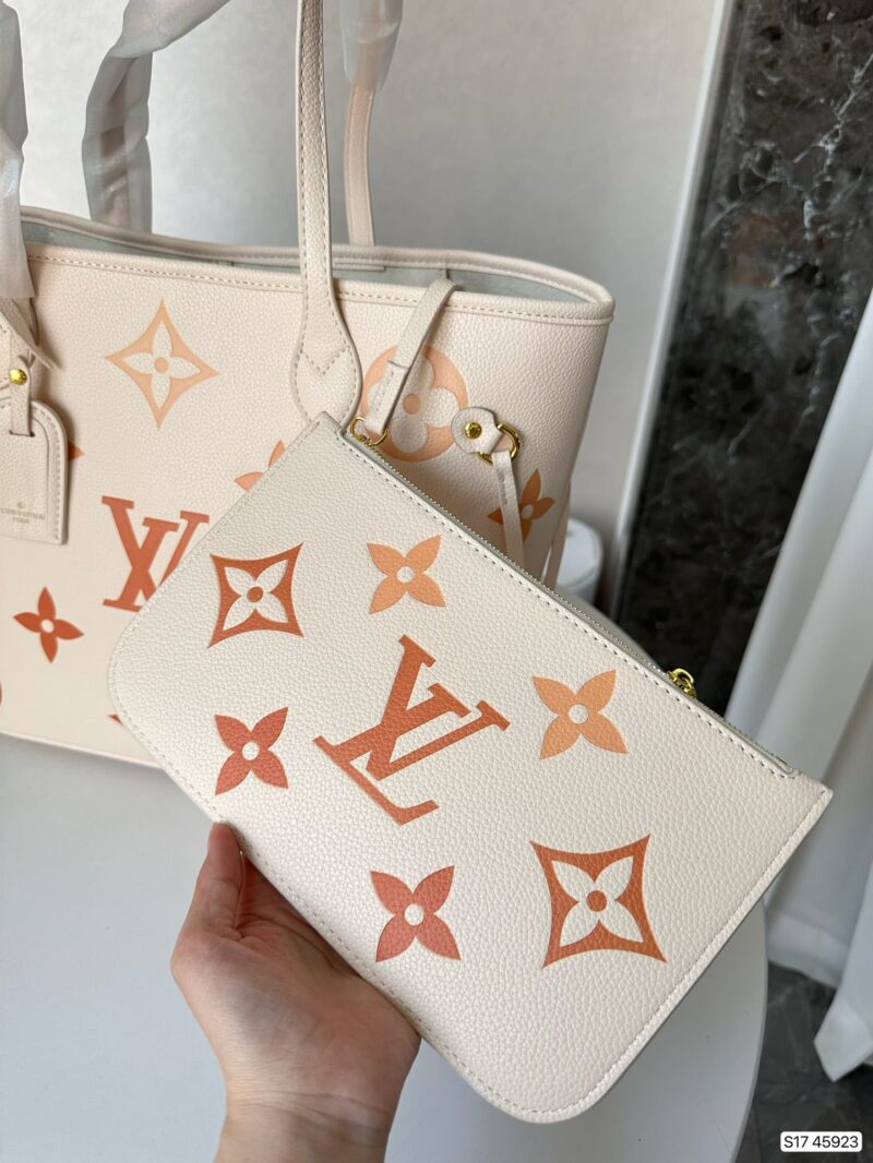 Alternative view of Louis Vuitton Neverfull MM Beige 33Cm M46516