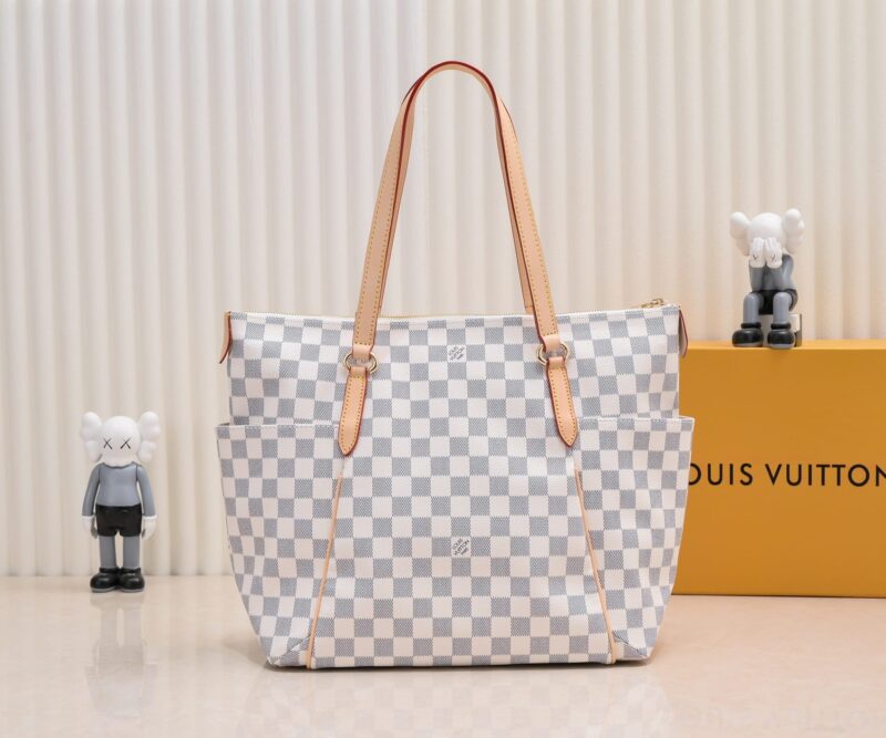 Alternative view of Louis Vuitton Totally MM Damier Azur 43Cm