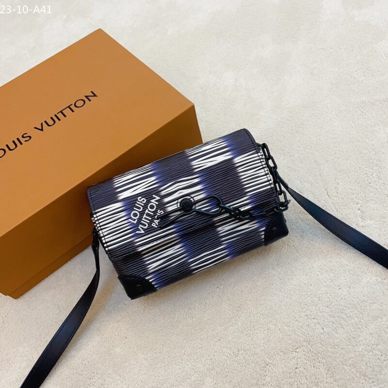 Alternative view of Louis Vuitton Steamer Wearable Wallet Blue 18Cm M82819