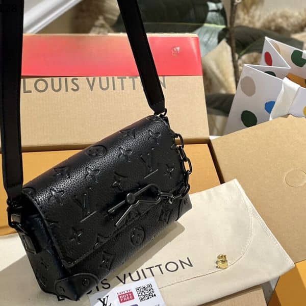 Alternative view of Louis Vuitton Steamer Messenger Taurillon Monogram Black 20Cm M23742