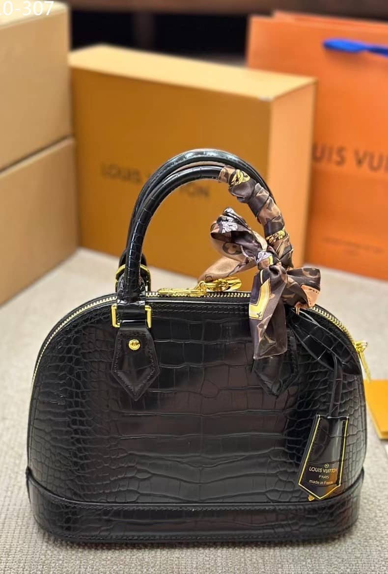 Alternative view of Louis Vuitton Neo Alma BB Black 24Cm
