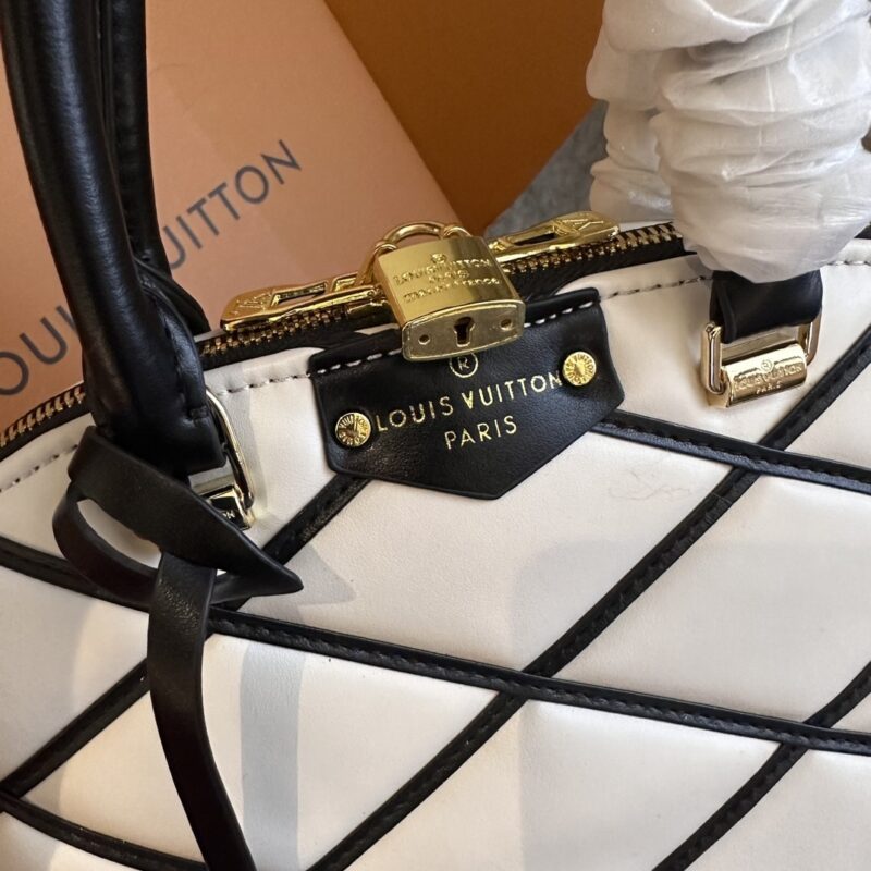 Alternative view of Louis Vuitton Alma BB Black 24Cm M23761